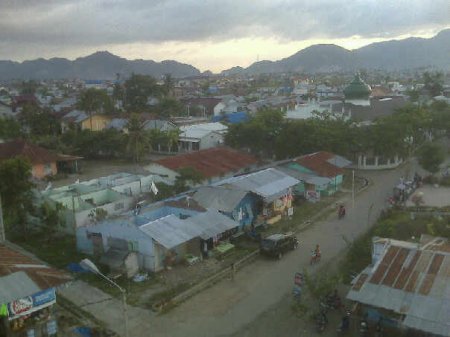 Kampong Punge dari atas kapal yang terdampar